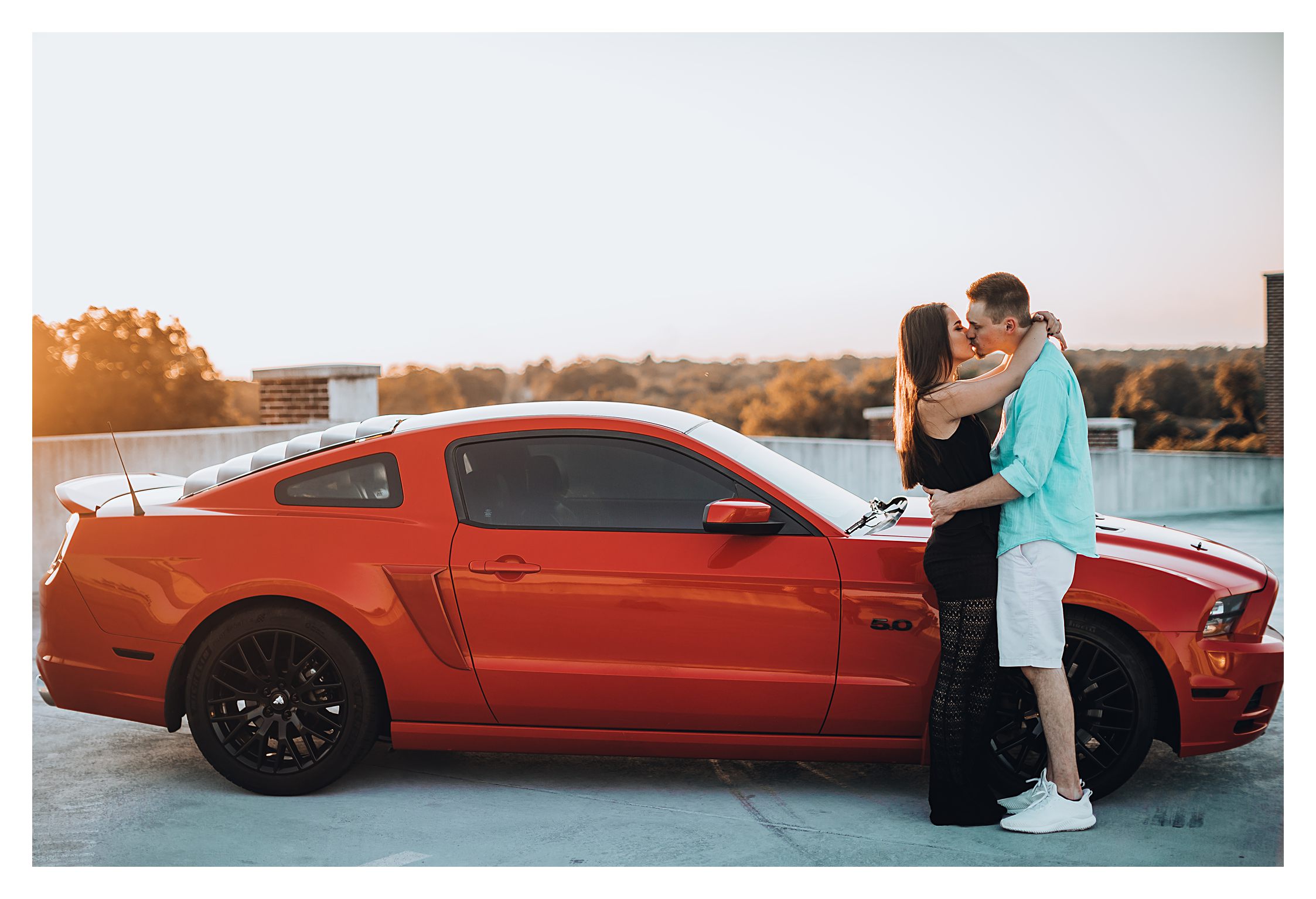 Kissing by mustang 5.0 GT